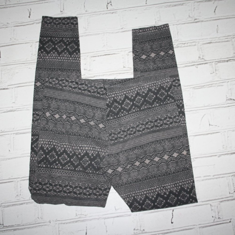 Arizona Jeans Co. Gray Patterned Leggings – Size L Stretch Comfort ·